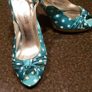 SUPER Cute Teal w/ White Polka Dot Cork Heel